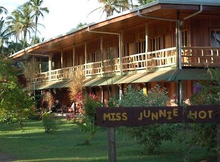 Miss Junies Lodge Tortuguero Exterior foto